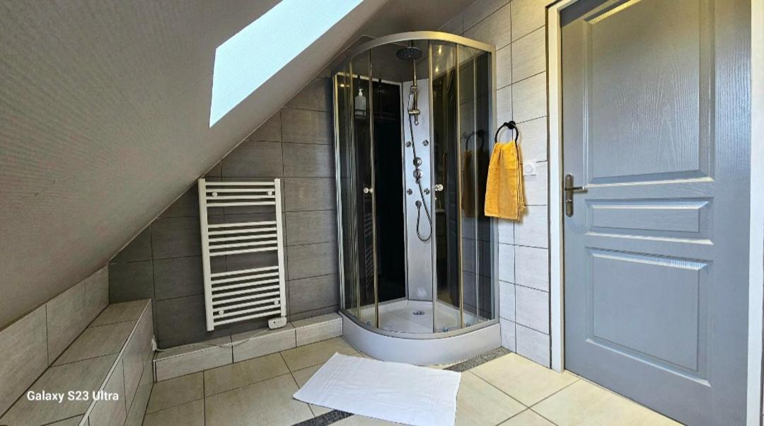 Madame Hotel Clerey Bagian luar foto