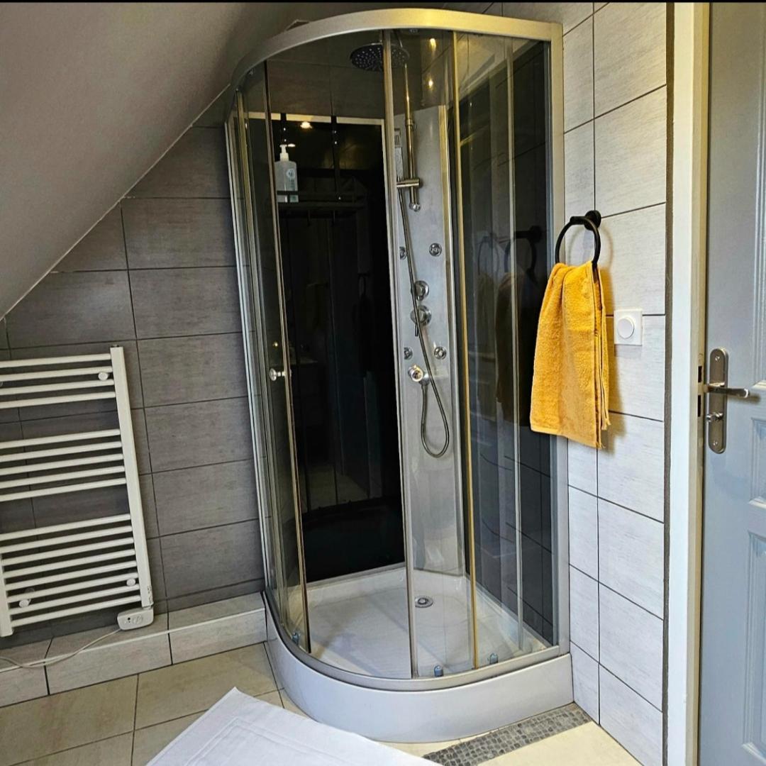 Madame Hotel Clerey Bagian luar foto